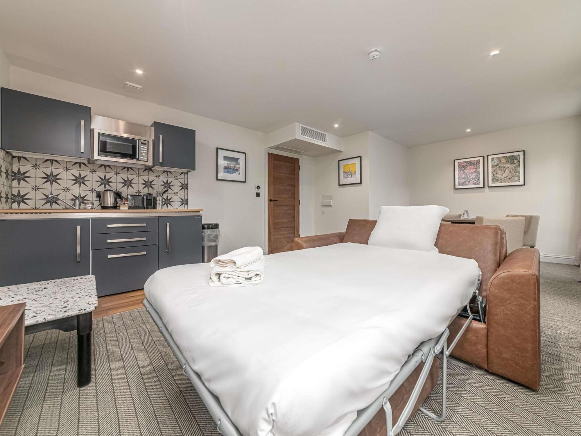 Mercure Salisbury White Hart Hotel & Apartments Exterior foto