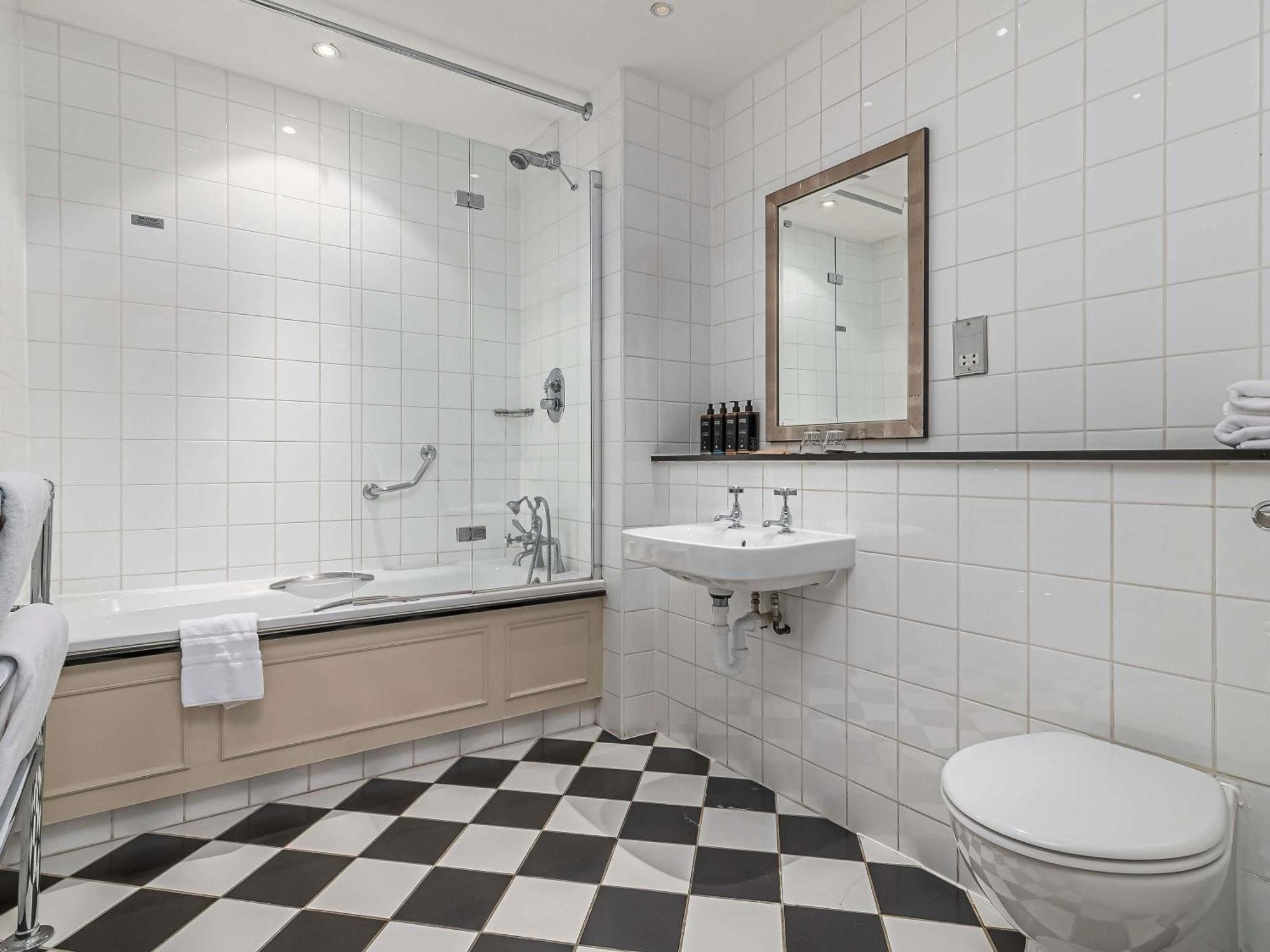 Mercure Salisbury White Hart Hotel & Apartments Exterior foto