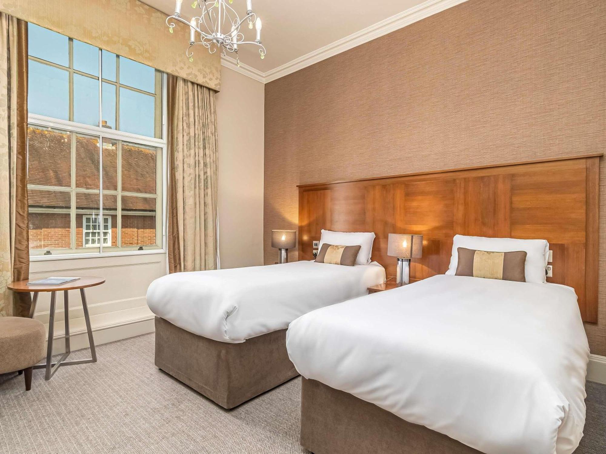 Mercure Salisbury White Hart Hotel & Apartments Exterior foto