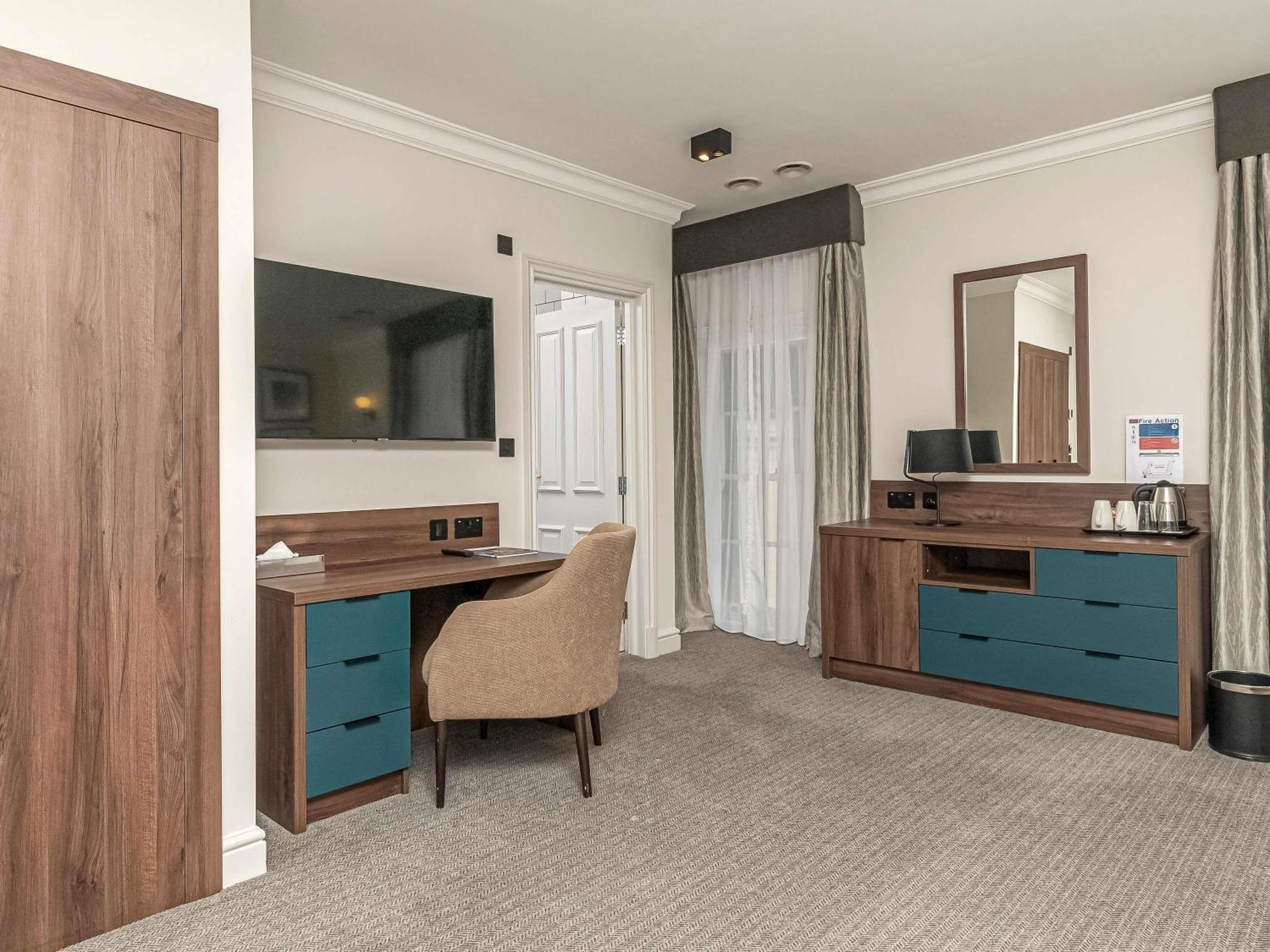 Mercure Salisbury White Hart Hotel & Apartments Exterior foto