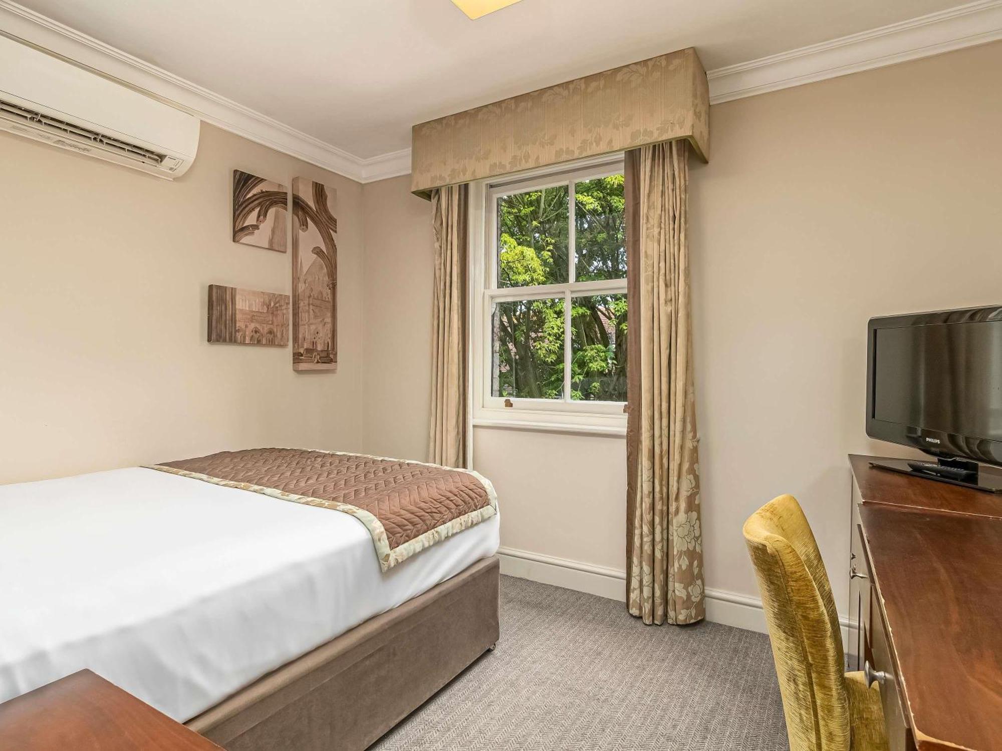 Mercure Salisbury White Hart Hotel & Apartments Exterior foto